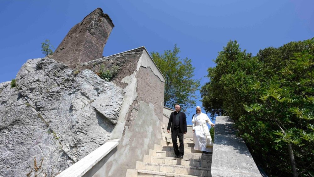 Візіт у санктуарый на гары Ментарэла