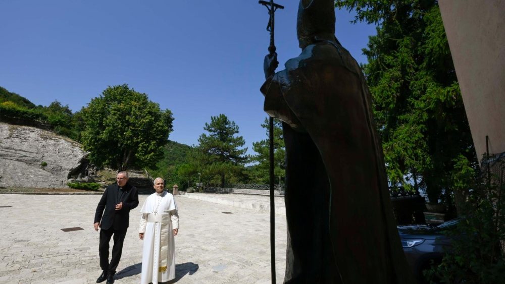 Візіт у санктуарый на гары Ментарэла