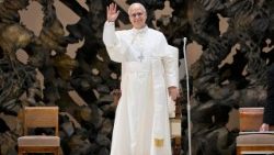 ርዕሰ ሊቃነ ጳጳሳት ሊዮ 14ኛ በቫቲካን በሚገኘው በጳውሎስ 6ኛ የስብሰባ አዳራሽ 