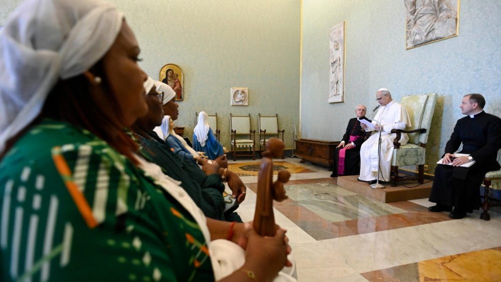 Papa Lav XIV. s delegacijom Grupe za izbjeglice iz Chagosa