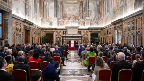 Святейший Отец призвал к «политике надежды»