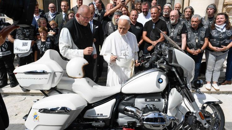 Ojciec Święty i "papieski motocykl"