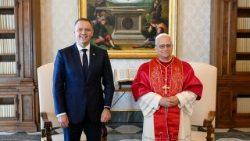 教皇レオ14世、ポーランドのナヴロツキ大統領と　2025年9月5日　バチカン宮殿