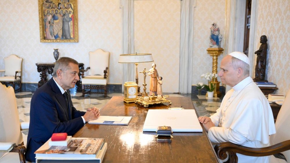 La papa Leon XIV, guvernatorul Băncii Italiei, Fabio Panetta.