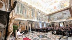 Папата с участниците в III Световна среща на човешкото братство