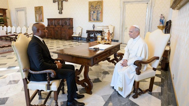 Le Pape Léon XIV a reçu vendredi 12 septembre en audience Roosevelt Skerrit, Premier ministre du Commonwealth de Dominique.