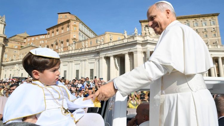 Ni furaha ya kusalimia watoto wadogo