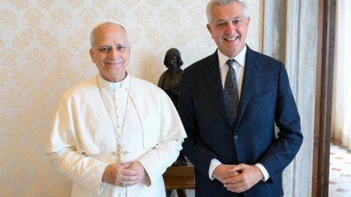 Filippo Grandi: l’importanza della voce del Papa per chi soffre