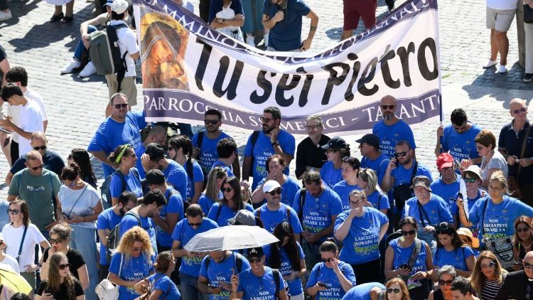 Waamini katika Uwanja wa Mtakatifu Petro