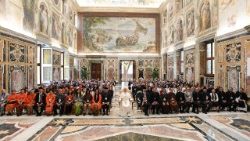 Popiežius su audiencijos dalyviais