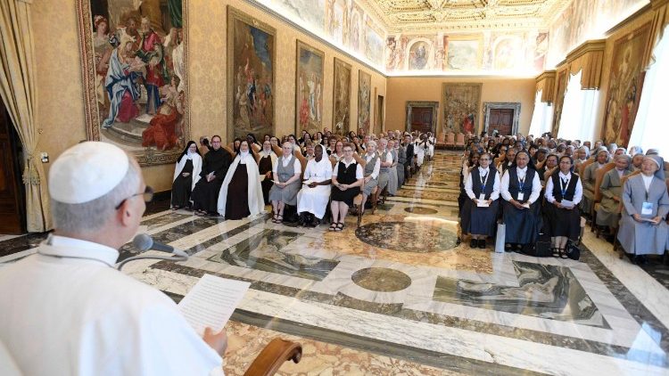 2025.09.22 Papa amekutana na Washiriki wa Mikutano Mikuu ya Mashirika ya Kitawa.