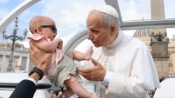 Påve Leo XIV under den allmänna audiensen 