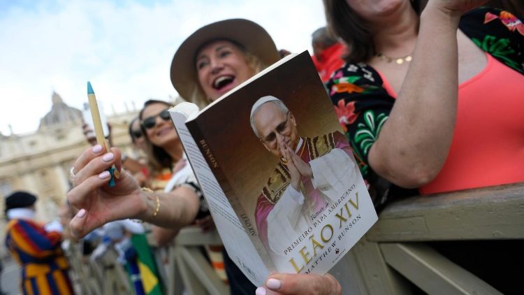 Cerca de 35 mil peregrinos estavam na Praça São Pedro