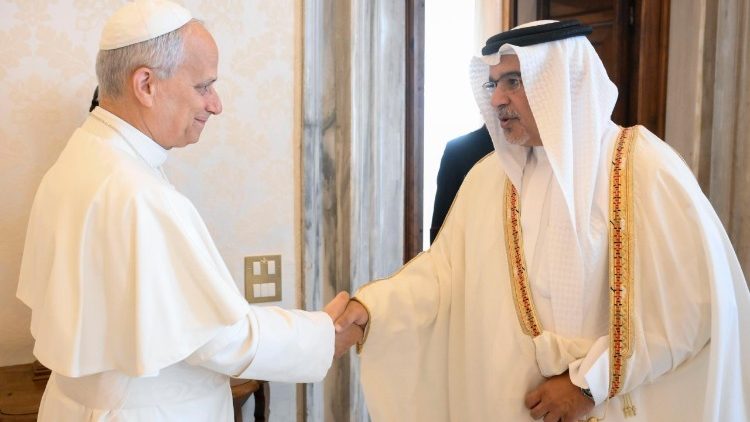 教皇レオ14世とバーレーンのサルマン皇太子兼首相　2025年9月29日　バチカン宮殿