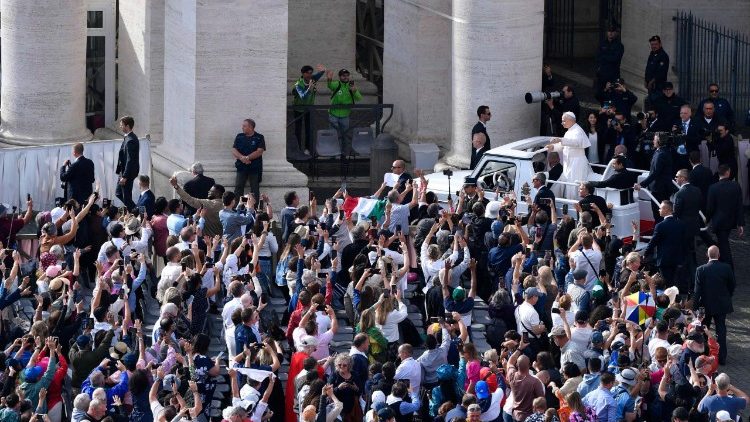 Umati wa mahujaji katika Uwanja