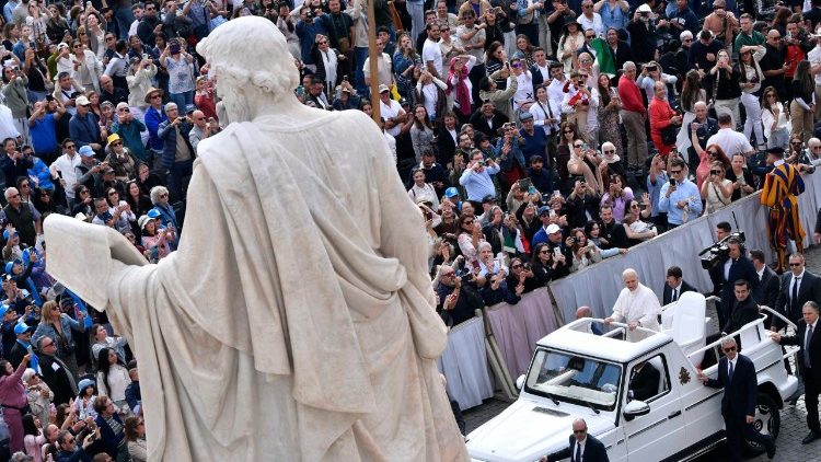 Påven Franciskus under den allmänna audiensen 