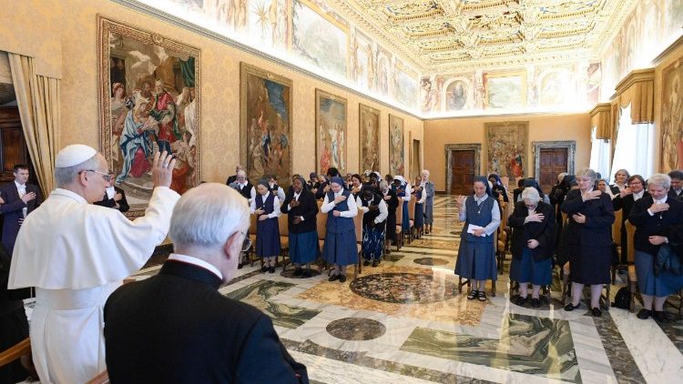 Washiriki wa Mkutano Mkuu wa Mabinti wa Mtakatifu Paulo