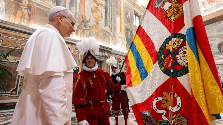 Папата сред швейцарските гвардейци