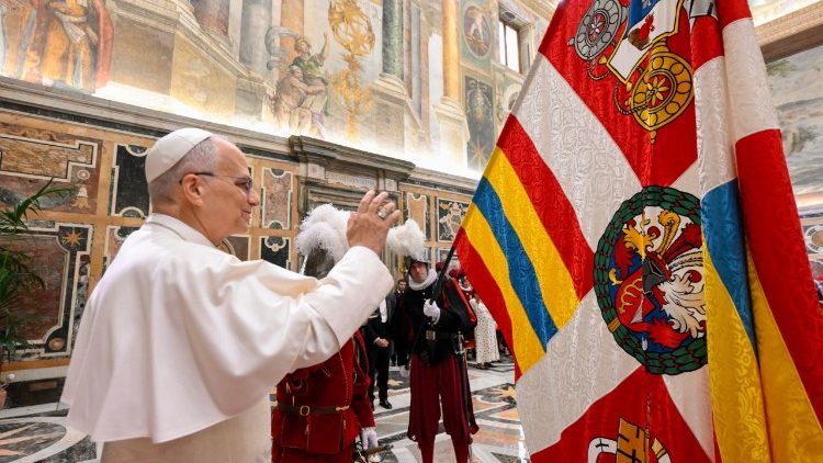 സത്യപ്രതിജ്ഞാ വേളയിൽ ലിയോ  പതിനാലാമൻ പാപ്പാ