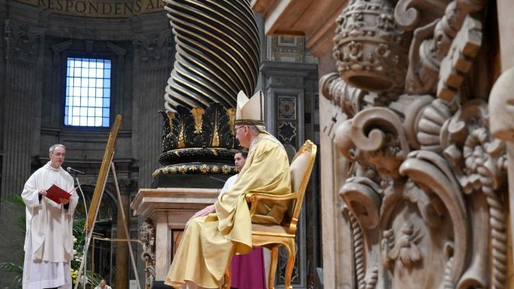Kardinal Parolin bei einer Messe im Petersdom