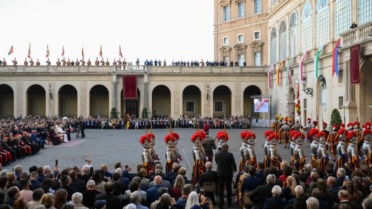 Zaprzysiężenie gwardzistów na Dziedzińcu św. Damazego