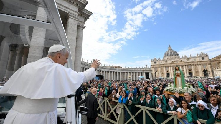 Sanamu ya Bikir Maria wa maonesho