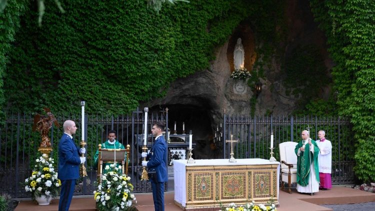 Svätá omša so žandármi