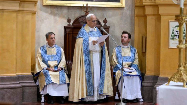 2025.10.06 Papa aongoza masifu ya Kwanza ya  jioni katika Nyumba ya Australia- Roma.