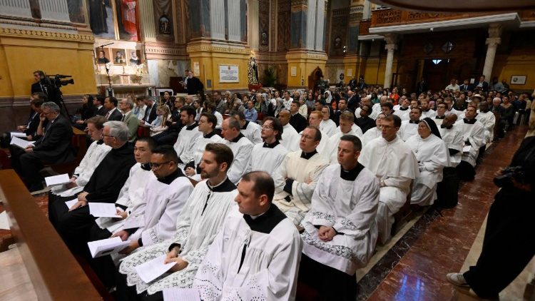 Masifu ya Jioni katika Domus Australia