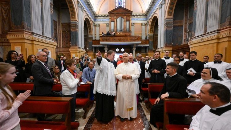 Папа Лев XIV в церкви Пресвятой Девы Розария (Рим, 6 октября 2025 г.)