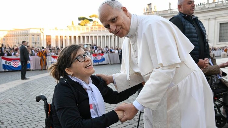 Einige Pilger grüßte der Papst auch persönlich