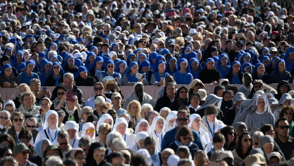 Participanți la Sfânta Liturghie prezidată de Leon XIV cu ocazia Jubileului vieții consacrate