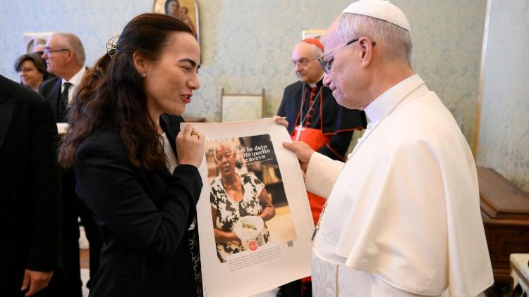 Aj&aacute;nd&eacute;kok a Szentaty&aacute;nak