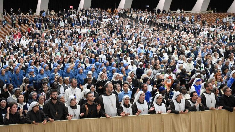 Участники Юбилея богопосвящённой жизни во время аудиенции с Папой Львом XIV 10 октября 2025 г. 
