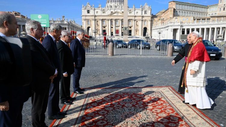 Il Papa incontra la delegazione italiana fuori dal territorio vaticano