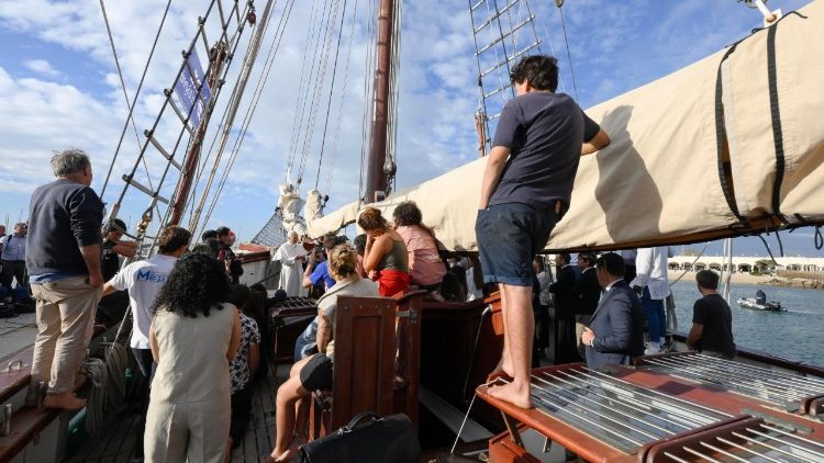 Hii ni Meli ya Shule ya Amani huko Ostia