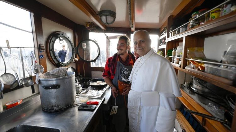 Papa alitembelea shule ya Amani: hili ni jiko