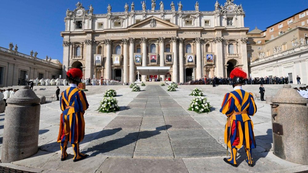 Кананізацыйная святая Імша на Плошчы святога Пятра ў Ватыкане