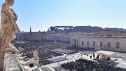 Kanonizace na Svatopetrském náměstí v neděli 19. října se účastní 55 tisíc lidí