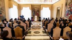 البابا لاوُن الرابع عشر يستقبل جماعة المعهد الحبري البرتغالي في روما