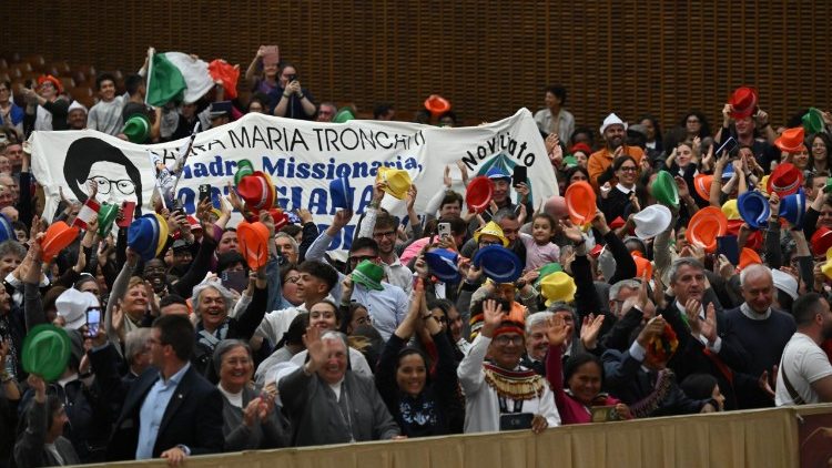 Аудиенция с поклонниците, дошли в Рим за канонизациите