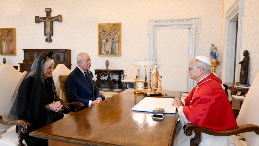 Leon al XIV-lea și regele Charles al III-lea cu regina Camilla