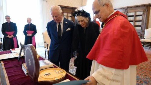 Kr&oacute;l Karol i kr&oacute;lowa Kamila z wizytą u Papieża