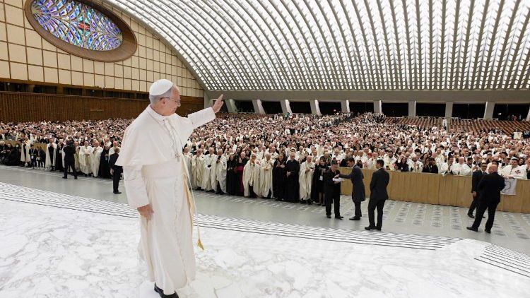 Zo stretnutia v Aule Pavla VI. vo Vatikáne