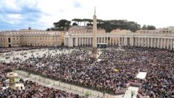 Паломники на площади Св. Петра (Ватикан, 26 октября 2025 г.)