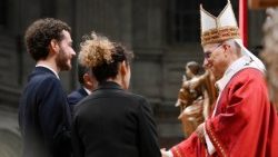 البابا: إنّ ما نناله فيما نبحث عن الحقيقة ونجتهد في الدراسة، يساعدنا لكي نكتشف أنّنا ننتمي إلى من يحبّنا وله مشروع محبّة لحياتنا