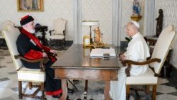 പൗരസ്ത്യ അസീറിയൻ സഭയുടെ പാത്രിയർക്കീസ് കാതോലിക്കോസ് മാർ ആവാ മൂന്നാമനും, ലിയോ പതിനാലാമൻ പാപ്പായും കൂടിക്കാഴ്ച്ച  നടത്തുന്നു 