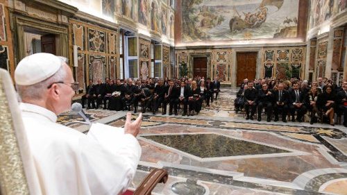 Påven till katolska universitet: Forma medborgare för det gemensamma goda