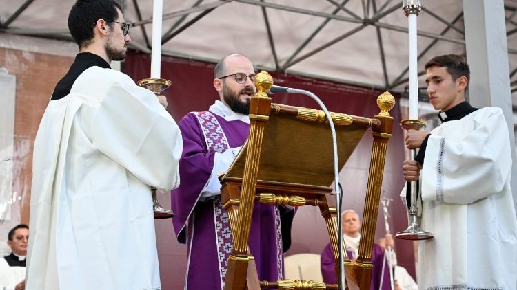 Kristo Yesu anakutana na waja wake Neno la Mungu linaposomwa