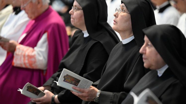 Зупокойна литургия във Ватикана